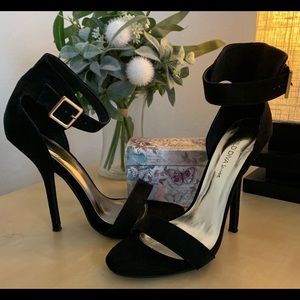 Wild diva lounge stiletto. NWOT.